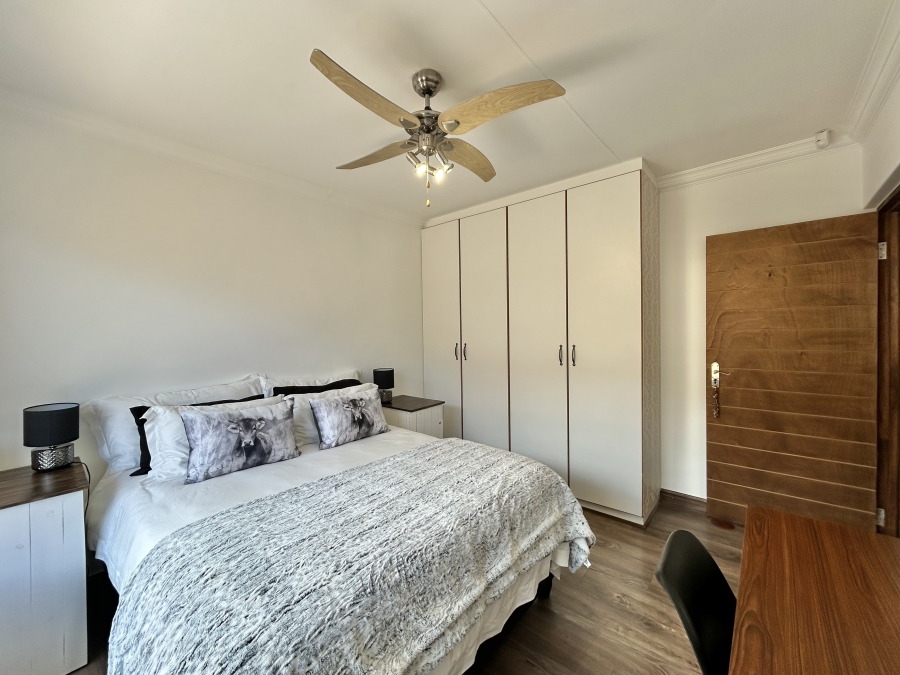 4 Bedroom Property for Sale in Wavecrest Eastern Cape